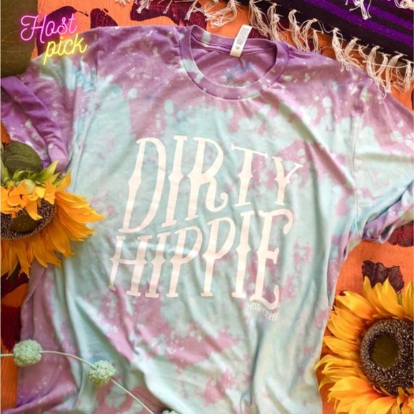 Tops - Groove with this Bleached "Dirty Hippie" T-Shirt